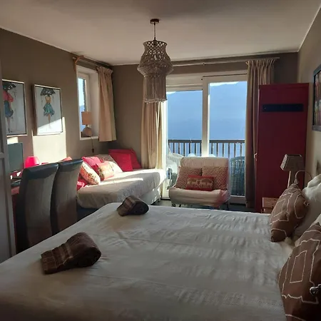 Walking Distance Lifts - 1800m - Villachalet Eu - La Pente Villa