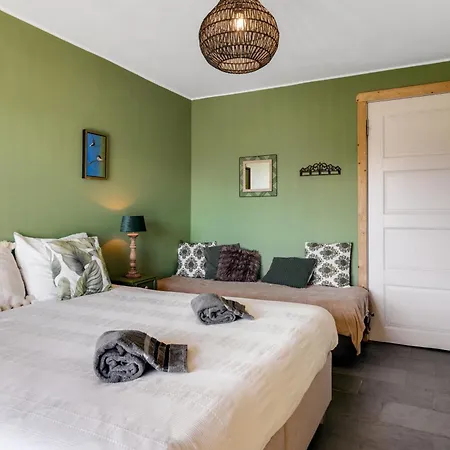 Walking Distance Lifts - 1800m - Villachalet Eu - La Pente *